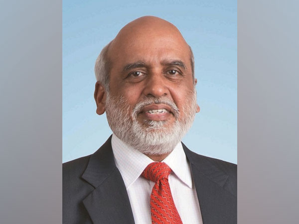 P Rajendran felicitated with IIT Delhi Alumni award for Outstanding Contribution to National Development - for Corporate Excellence, 