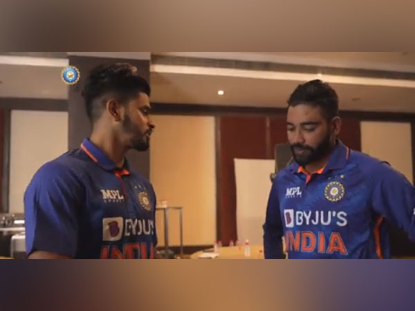 Shreyas Iyer and Mohammed Siraj (Photo/BCCI-Twitter)