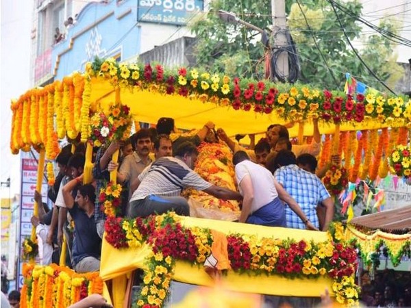 Final rites of the former speaker of Andhra Pradesh Kodela Siva Prasada Rao performed in Andhra Pradesh on Wednesday. Photo/ANI