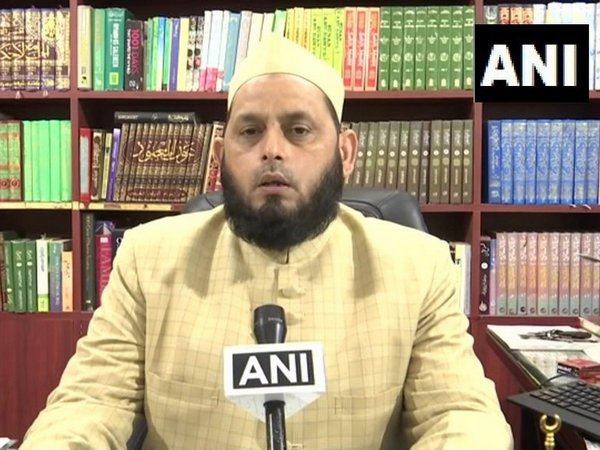 Imam Maulana Khalid Rasheed Firangi Mahali talking to ANI in Lucknow on Sunday 