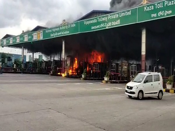 Fire at Kaza Toll Plaza