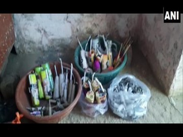 Firecracker makers worry following ban on sale of firecrackers in Rajasthan (Photo/ANI)