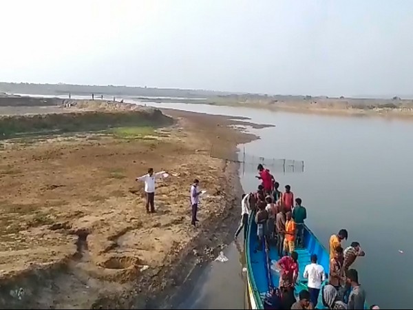 The fishermen travelled for five days from Chennai to Srikakulam district. Photo/ANI