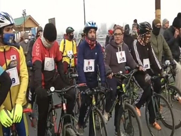 Fit India Cyclothon 2020 in Srinagar on Saturday. (Photo/ANI)
