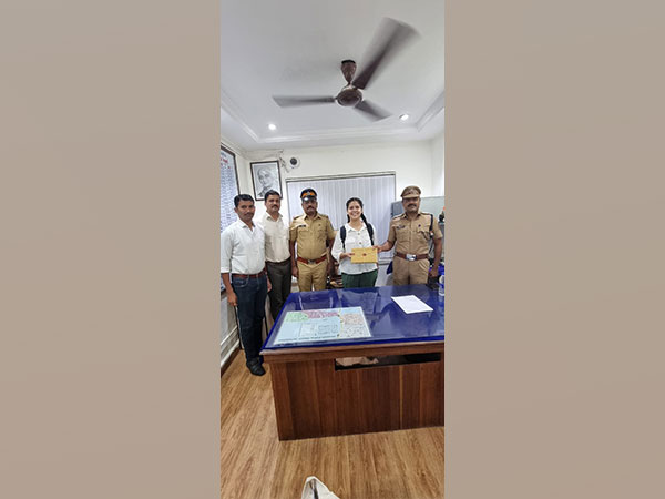 Brazilian student Marine Leo with Dindoshi police. (ANI/photo)