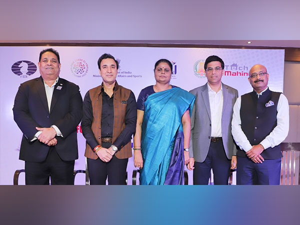 Viswanathan Anand with AICF officials at Chess Olympiad event (Image: AICF Media)