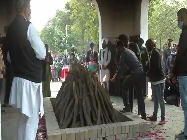 Lt Col Harjinder Singh cremation (Photo/ANI)