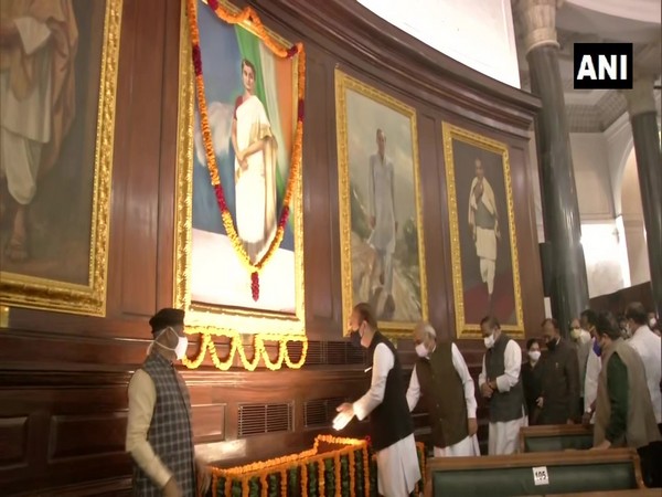 Senior Congress leader Ghulam Nabi Azad paying tribute to former Prime Minister Indira Gandhi on her birth anniversary.