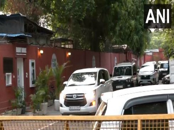 Congress interim president Sonia Gandhi leaves ED office (Photo/ANI)