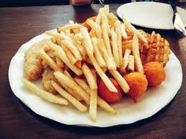 Since non-indulgent foods don't give off much of an ambient scent, they're typically not connected with reward. Therefore have little influence on what we order.