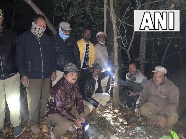 Forest officials conducting leopard census in North Kamrup Forest (Photo/ANI)