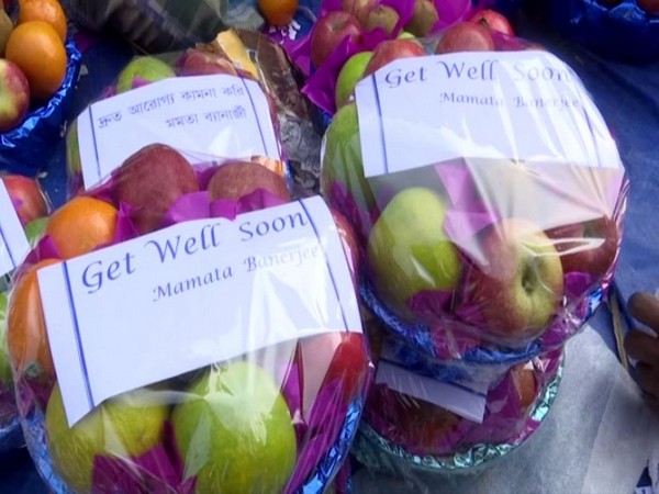 Fruit basket given to COVID patients in Kolkata. (Photo/ANI)