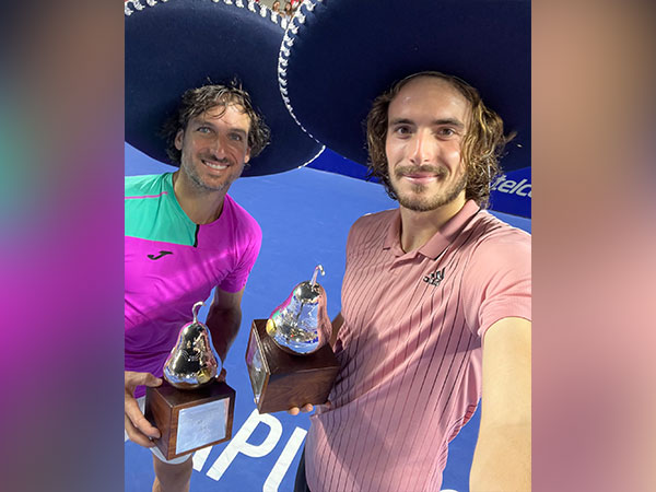 Feliciano Lopez with Stefanos Tsitsipas after winning men's doubles title of Mexico Open (Image: Stefanos Tsitsipas Twitter)