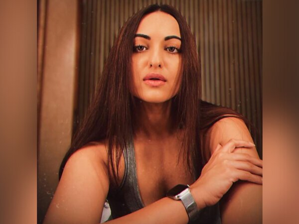 Sonakshi Sinha (Image Source: Instagram)