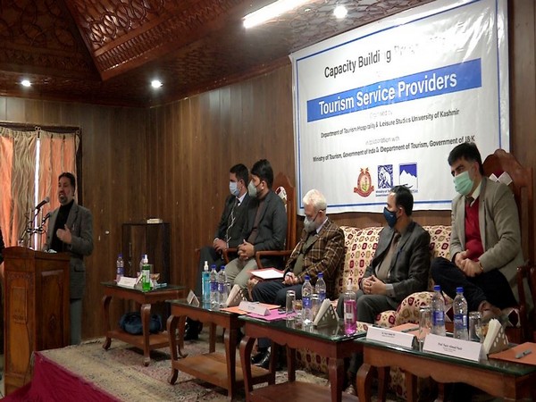 J-K govt organizes capacity building training programme to tourism service providers