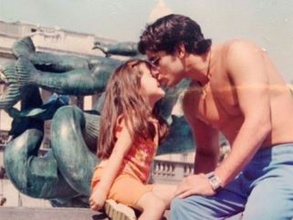 Unseen picture of Saif Ali Khan and Sara (Image Source: Instagram)