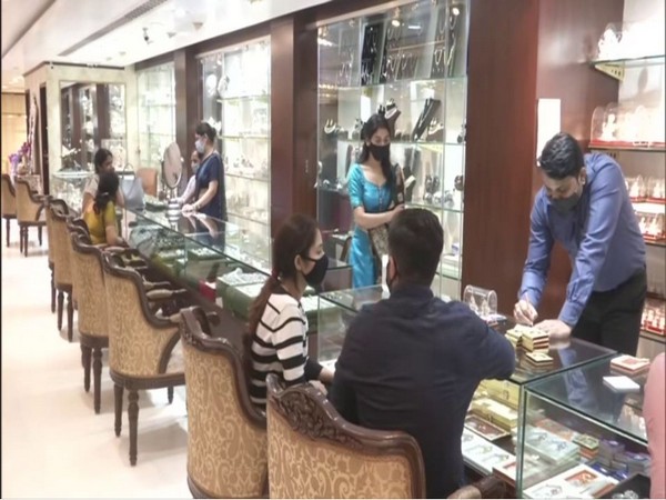 At a jewellery shop in Kanpur on Dhanteras. (Photo/ANI) 