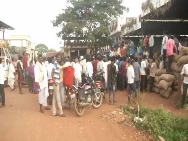 Visual from protest in Gadag, Karnataka. 