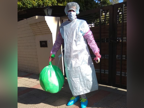 A team is constituted to collect garbage from quarantined houses in Chandigarh. 