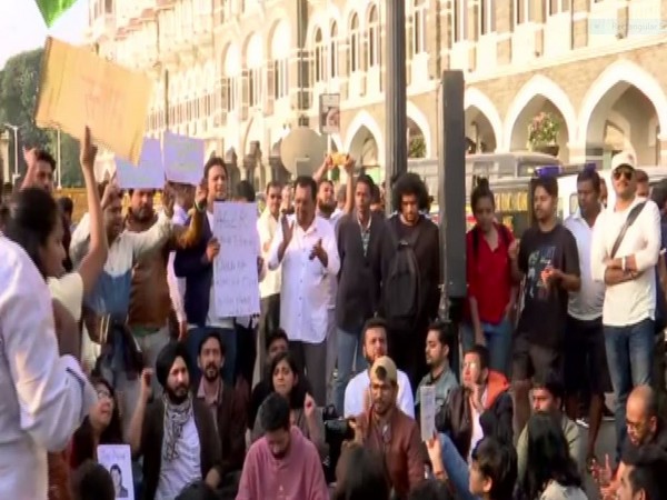 Students protesting at Gateway of India in Mumbai on Monday