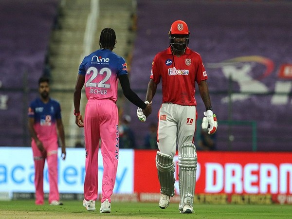 Chris Gayle and Jofra Archer (Photo: BCCI/ IPL)