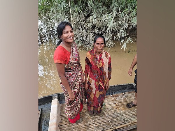 IAS officer Keerthi Jalli during her flood-hit Cachar visit.(Picture: Awanish Sharan, IAS/Twitter)