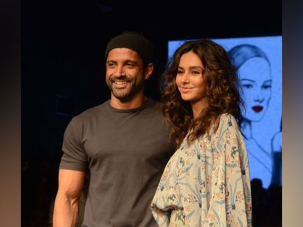Farhan Akhtar, Shibani Dandekar (Image source: Instagram)