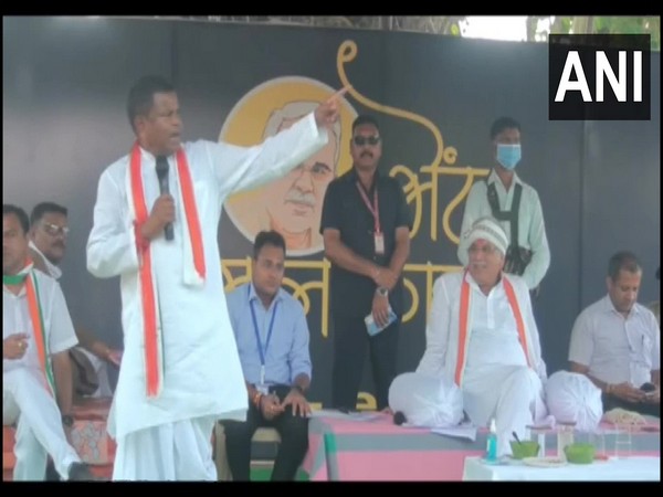 Chhattisgarh Minister of Commerce and Industries Kawasi Lakhma with CM Bhupesh Baghel in Chhattisgarh. (ANI/photo)
