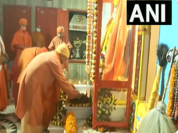 Uttar Pradesh Chief Minister Yogi offered khichdi at the Gorakhnath temple (Photo/ANI)
