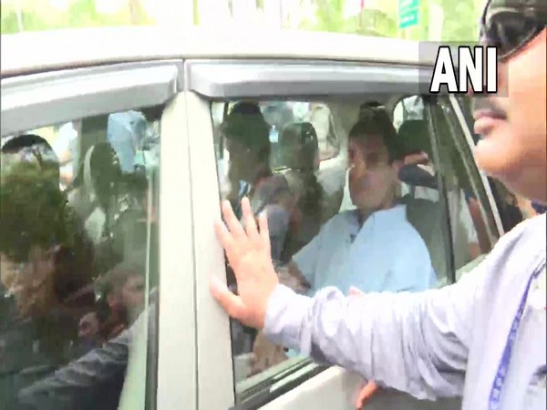 Congress leader Rahul Gandhi reaches ED office (Photo/ANI)