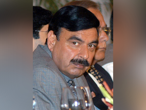 Shehbaz's aid offers PKR 50,000 reward for anyone who takes off and brings Rashid's wig (Photo Credit: Reuters)