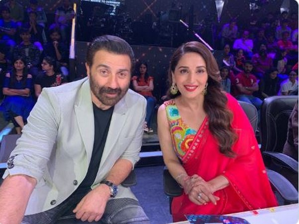 Madhuri Dixit Nene and Sunny Deol  (Picture courtesy: Twitter)