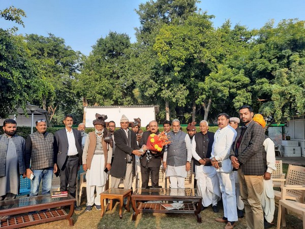 Union Minister Krishan Pal Gurjar with the ST delegation from Jammu and Kashmir.