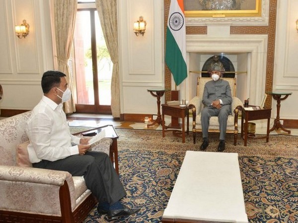 Goa CM Pramod Sawant met President Ram Nath Kovind on November 28. (Image courtesy: CM Pramod Sawant's twitter profile)