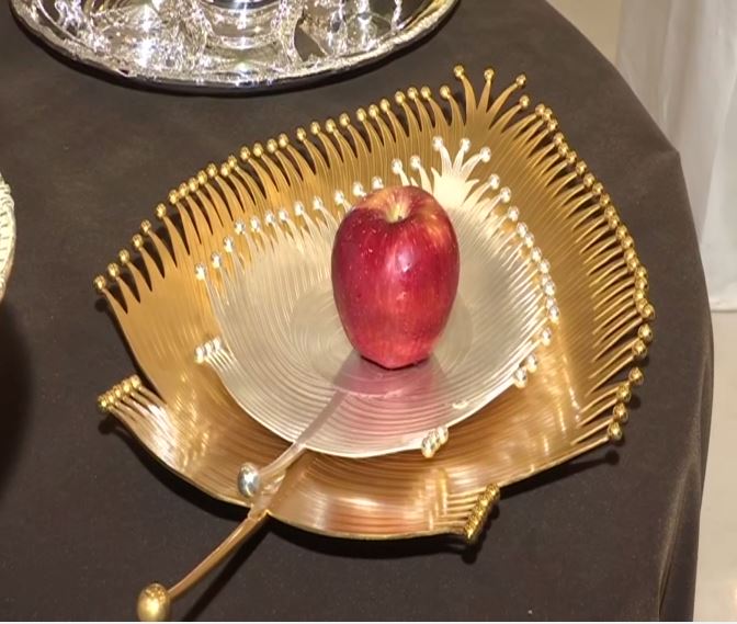 Mumbai Police nabbed two with gold and other stolen items on Tuesday. Photo/ANI