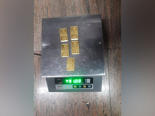 Four gold biscuit recovered at Jaipur airport (Photo/ANI)