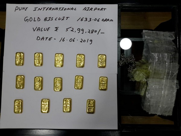 Gold biscuits seized by Pune Customs officials. Photo/Office of Commissioner of Customs, Pune