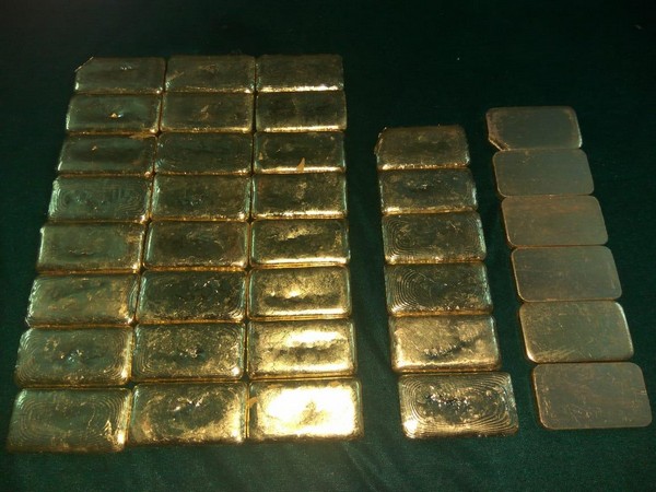6kg of foreign-origin gold biscuits seized in Siliguri on Saturday. Photo/ANI