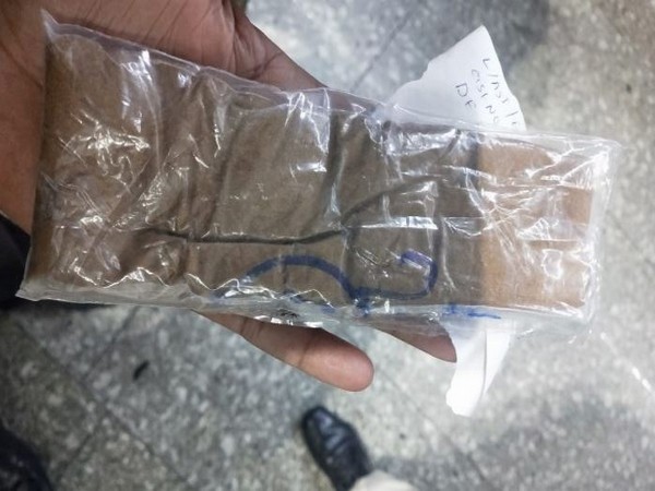 Gold powder caught by CISF