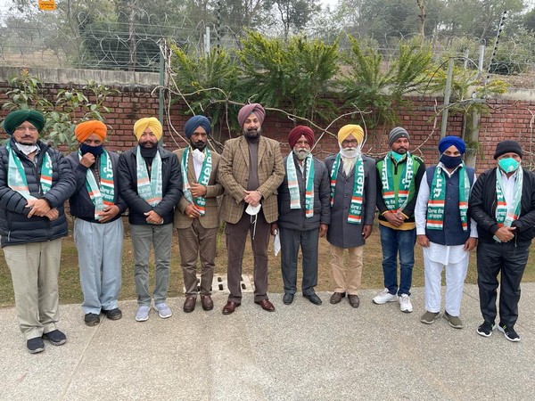 Luv Kumar Goldy, his supporters join Punjab Lok Congress (Photo/ANI)