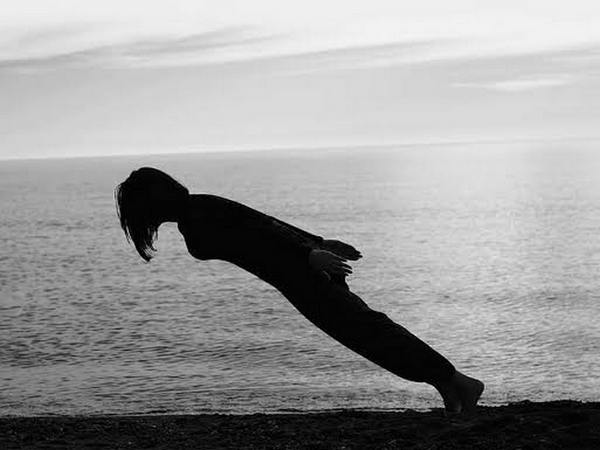 Purely visual cues caused people to adjust their movements to compensate for predicted gravity-based changes