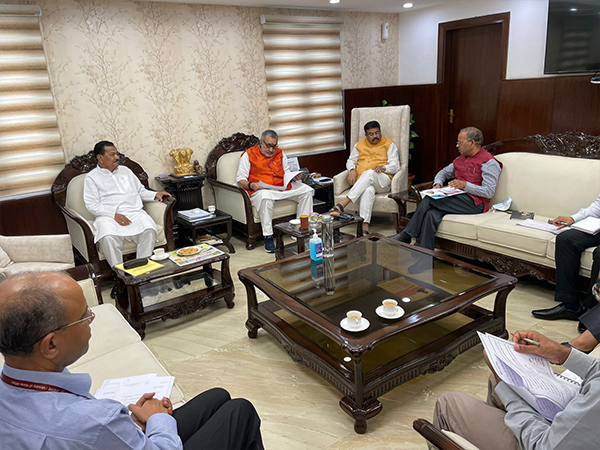 Union Minister Giriraj Singh holds meeting with Odisha Minister Pradip Amat (Twitter/Shandilya Giriraj Singh)