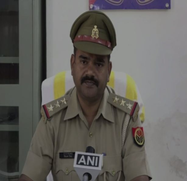 GRP Inspector, Agra Cantt. Vijay Singh talking to ANI on Sunday 