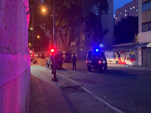 A picture of the incident shared by National Assembly President Juan Guaido on Twitter on May 8 (local time)