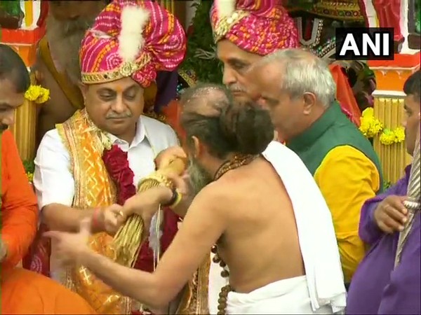 Gujarat CM Vijay Rupani and Deputy CM Nitinbhai Patel offered prayers at the Jagannath Temple in Ahmedabad.