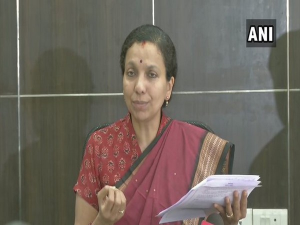 Gujarat Principal Secretary (Health) Jayanti Ravi addressing a press conference. Photo/ANI