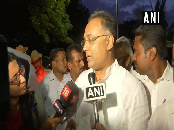 Karnataka Congress President Dinesh Gundu Rao speaking to media. 
