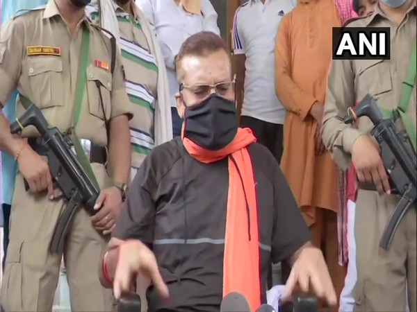 Gupteshwar Pandey, who took VRS after serving as Bihar DGP addressing a press conference on Wednesday. (Photo/ANI)