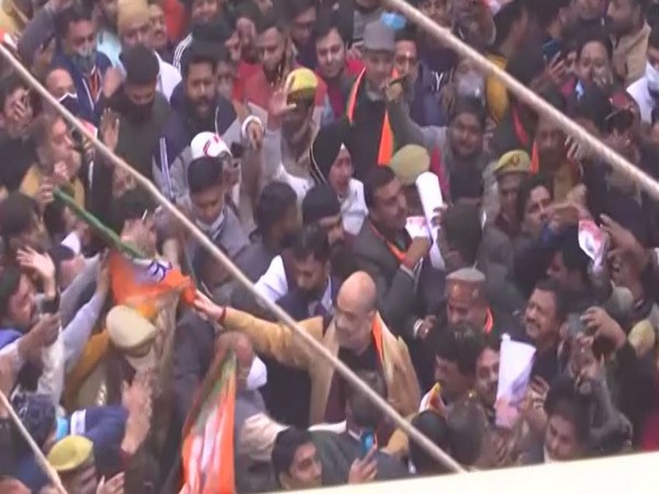 Amit Shah postpones door-to-door campaign in Muzaffarnagar, Deoband due to huge crowd (Photo/ANI)