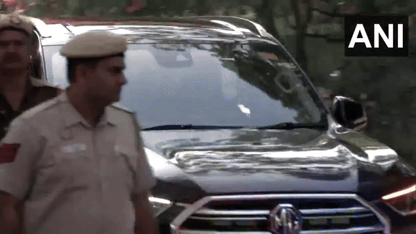 Delhi CM Arvind Kejriwal returns to his residence after a city court granted bail to him in ED summons case. (Photo/ANI)